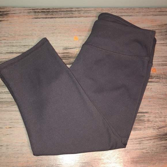 Fabletics Crop Leggings - Picture 1 of 3